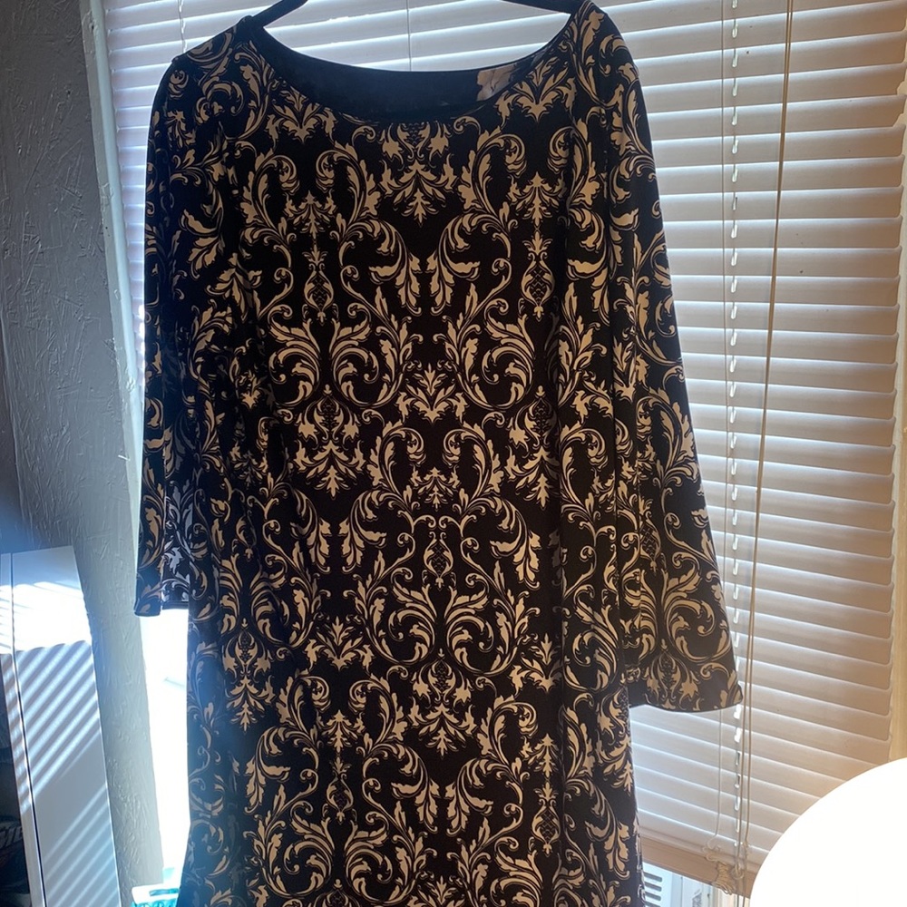 Dress - Picture 2 of 3